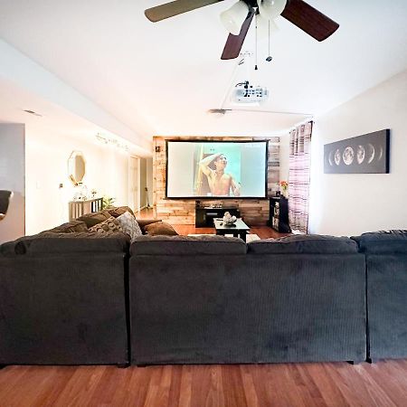 Appartamento Cute 2-Brm Walkout Apt With Pool Table And Theater Lexington Esterno foto
