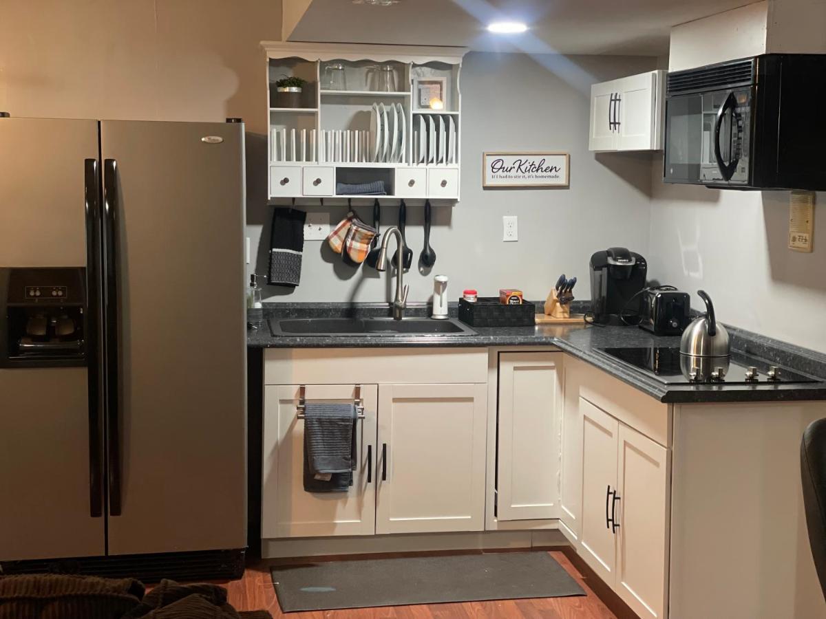 Appartamento Cute 2-Brm Walkout Apt With Pool Table And Theater Lexington Esterno foto