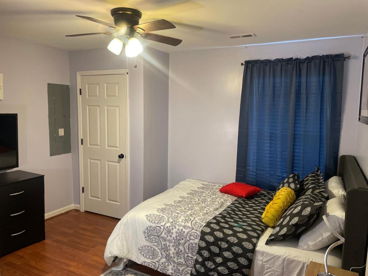 Appartamento Cute 2-Brm Walkout Apt With Pool Table And Theater Lexington Esterno foto