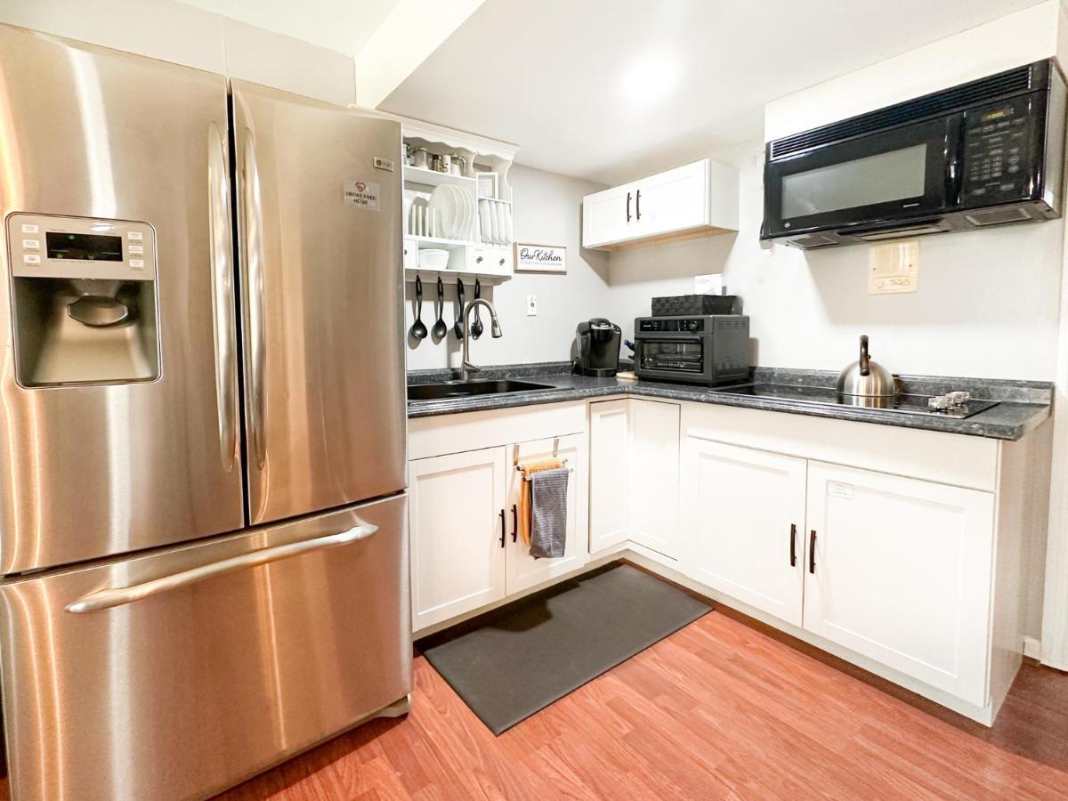 Appartamento Cute 2-Brm Walkout Apt With Pool Table And Theater Lexington Esterno foto