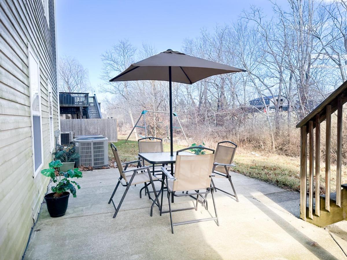 Appartamento Cute 2-Brm Walkout Apt With Pool Table And Theater Lexington Esterno foto