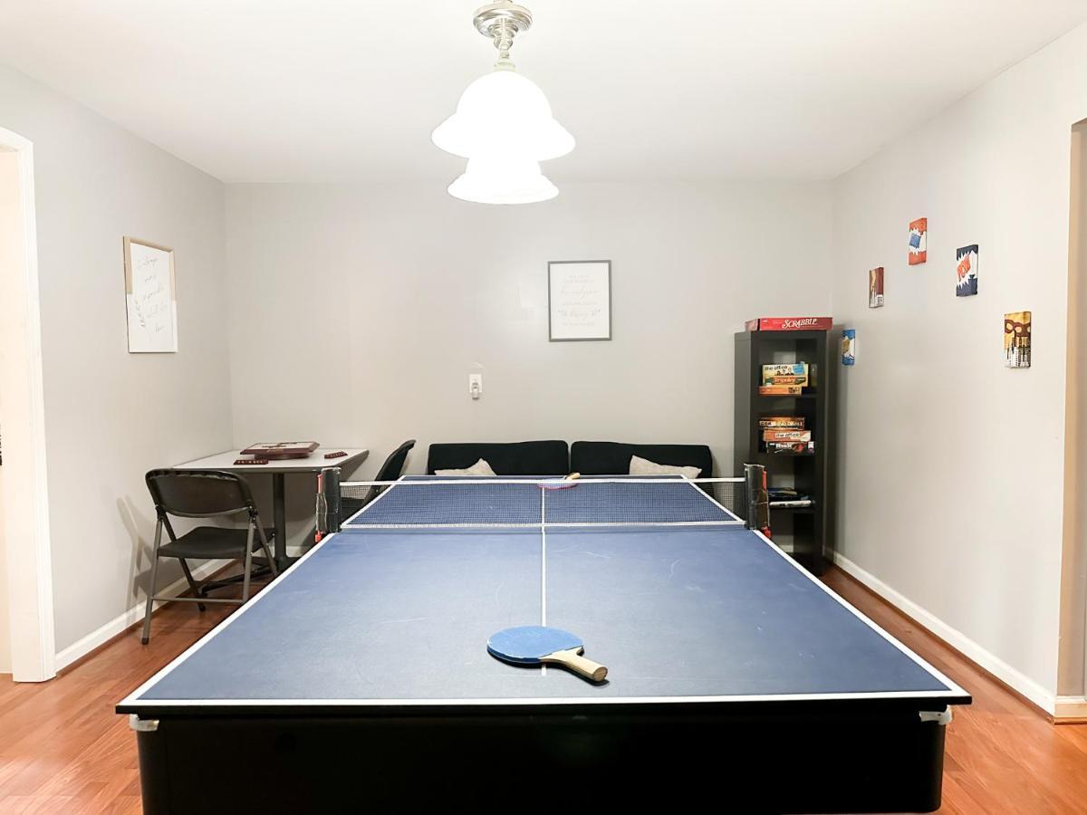 Appartamento Cute 2-Brm Walkout Apt With Pool Table And Theater Lexington Esterno foto